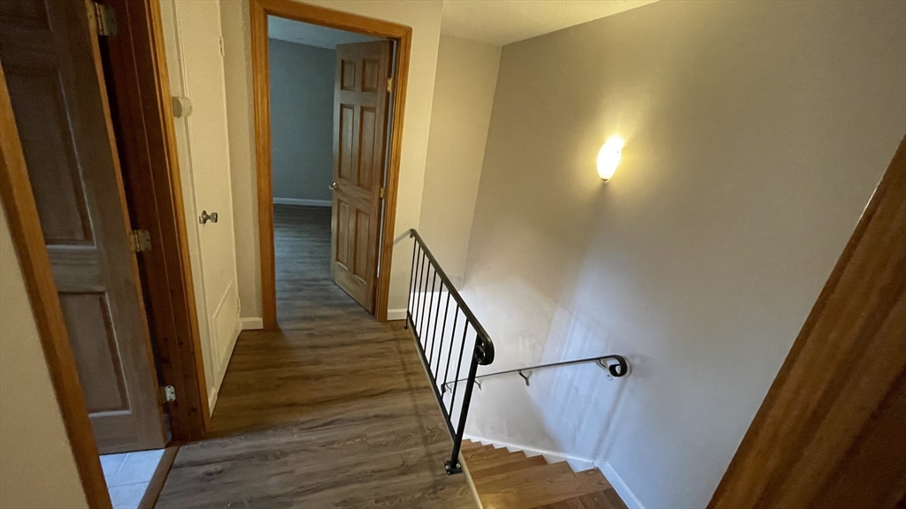 46 Village Hill Ln, Natick