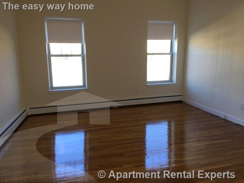 160 N Beacon St, Brighton
