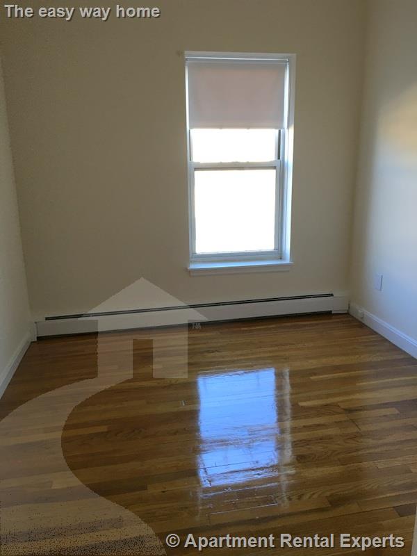 160 N Beacon St, Brighton