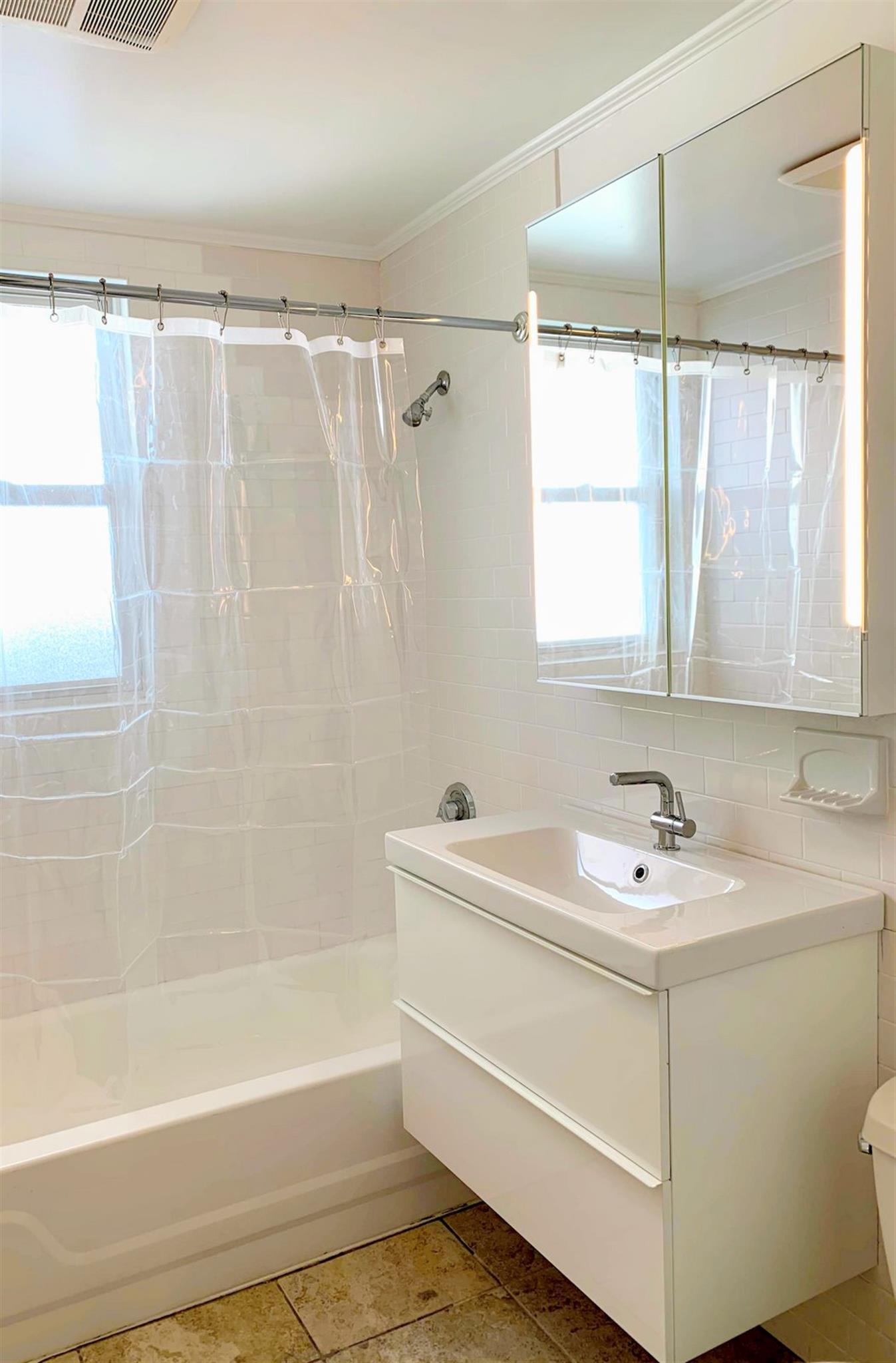 3.5 bed, 2 bath apartment for rent at 98 Bristol Rd Unit 2, Medford — photo 15 of 28