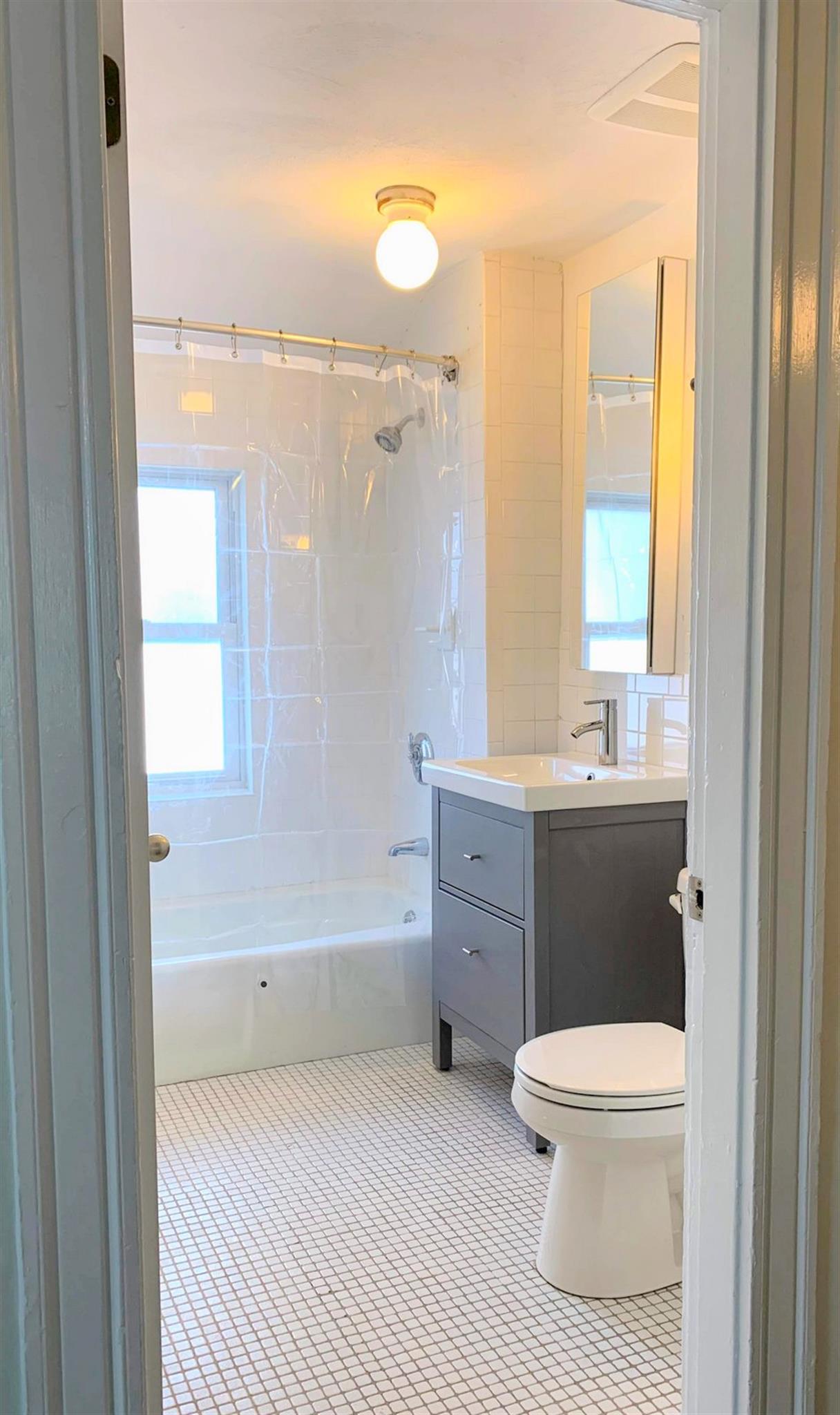 3.5 bed, 2 bath apartment for rent at 98 Bristol Rd Unit 2, Medford — photo 23 of 28