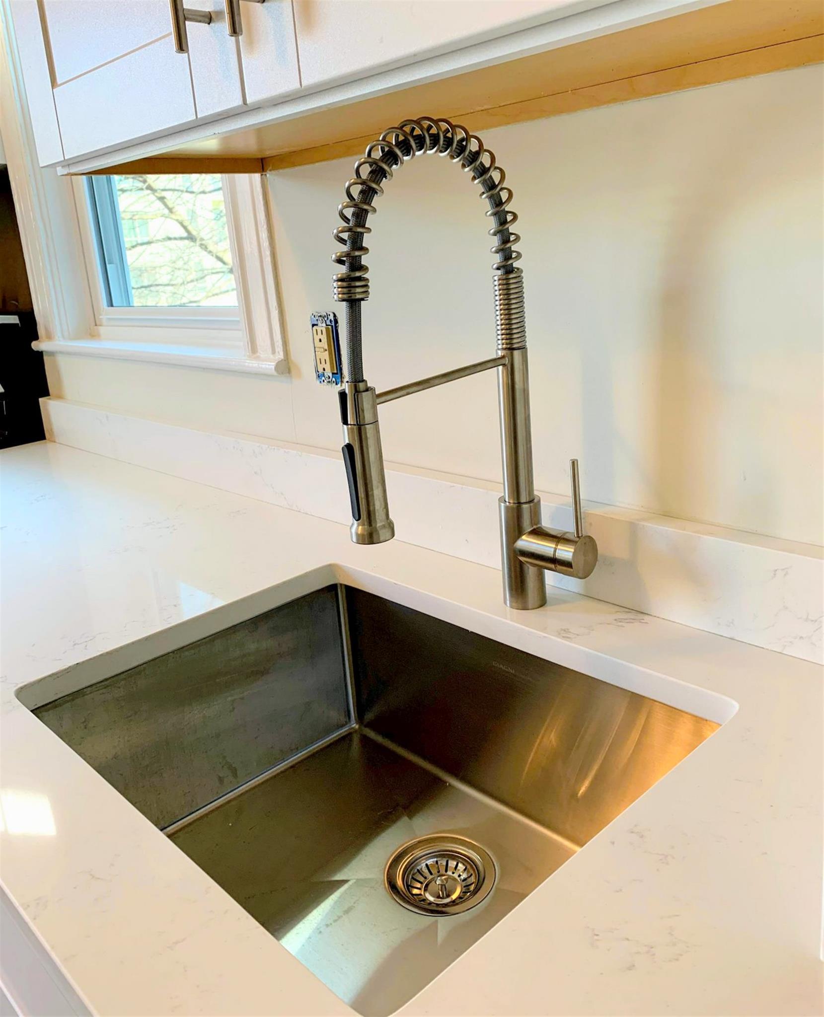 3.5 bed, 2 bath apartment for rent at 98 Bristol Rd Unit 2, Medford — photo 3 of 28