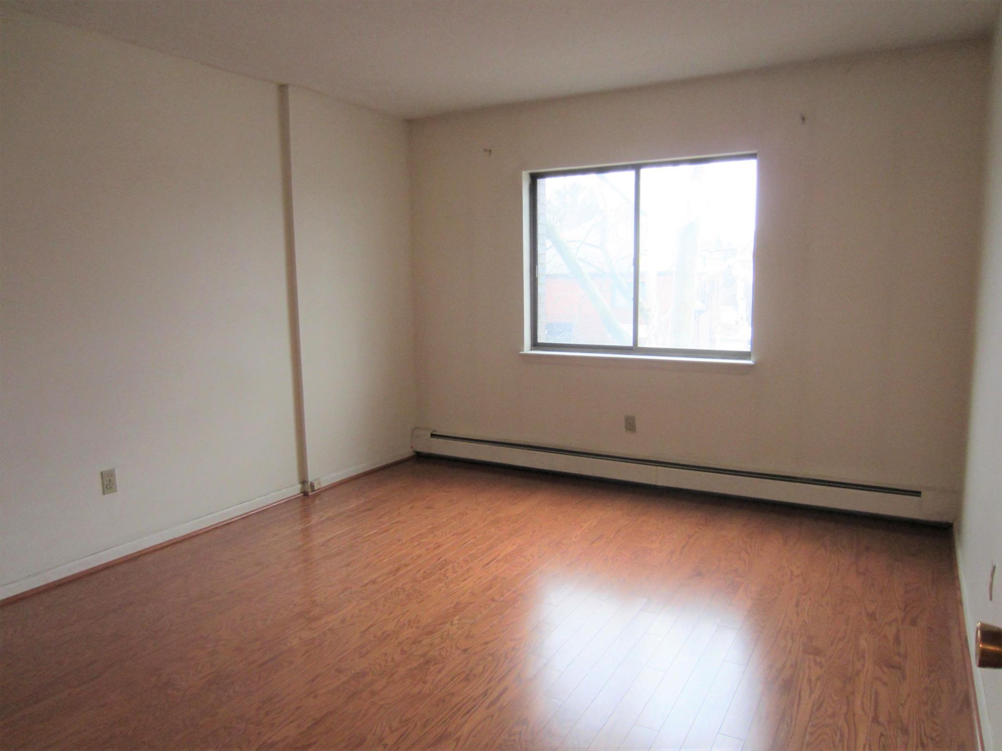 1 bed, 1 bath apartment for rent at 164 Galen St Unit 23, Watertown — photo 4 of 8