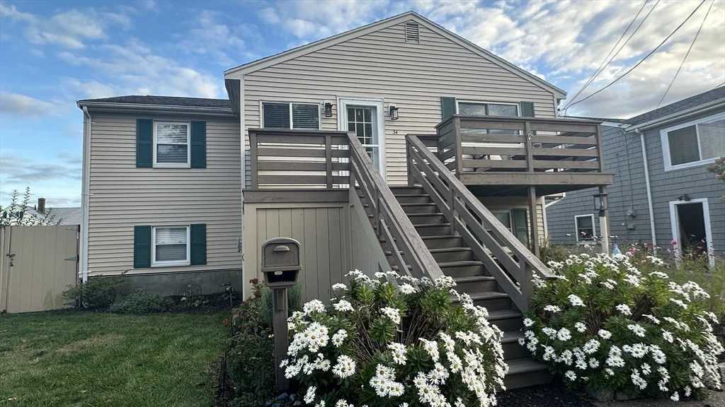 34 Brookline Ave, Hull
