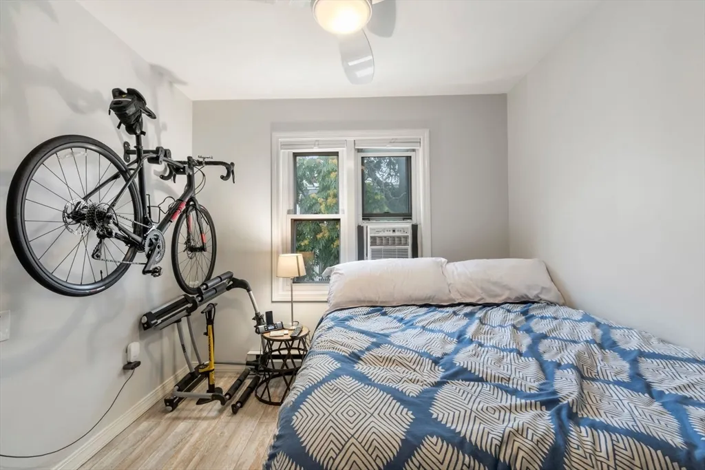 63 Bolton St, South Boston