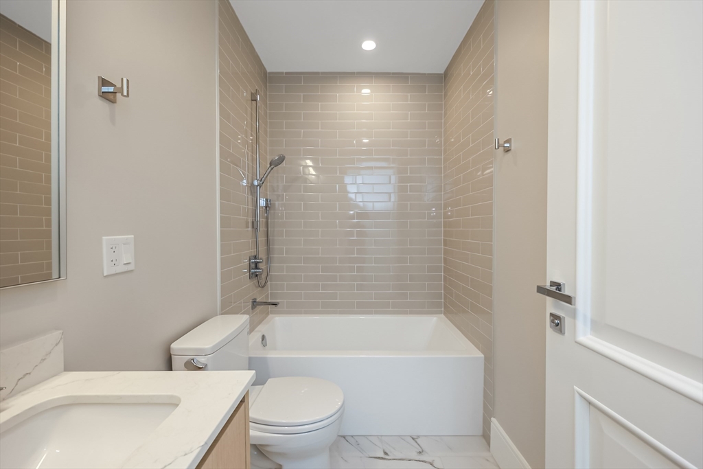 116 Columbia St, North Brookline