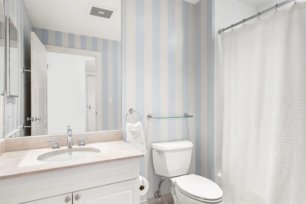 1 Huntington Ave, Back Bay