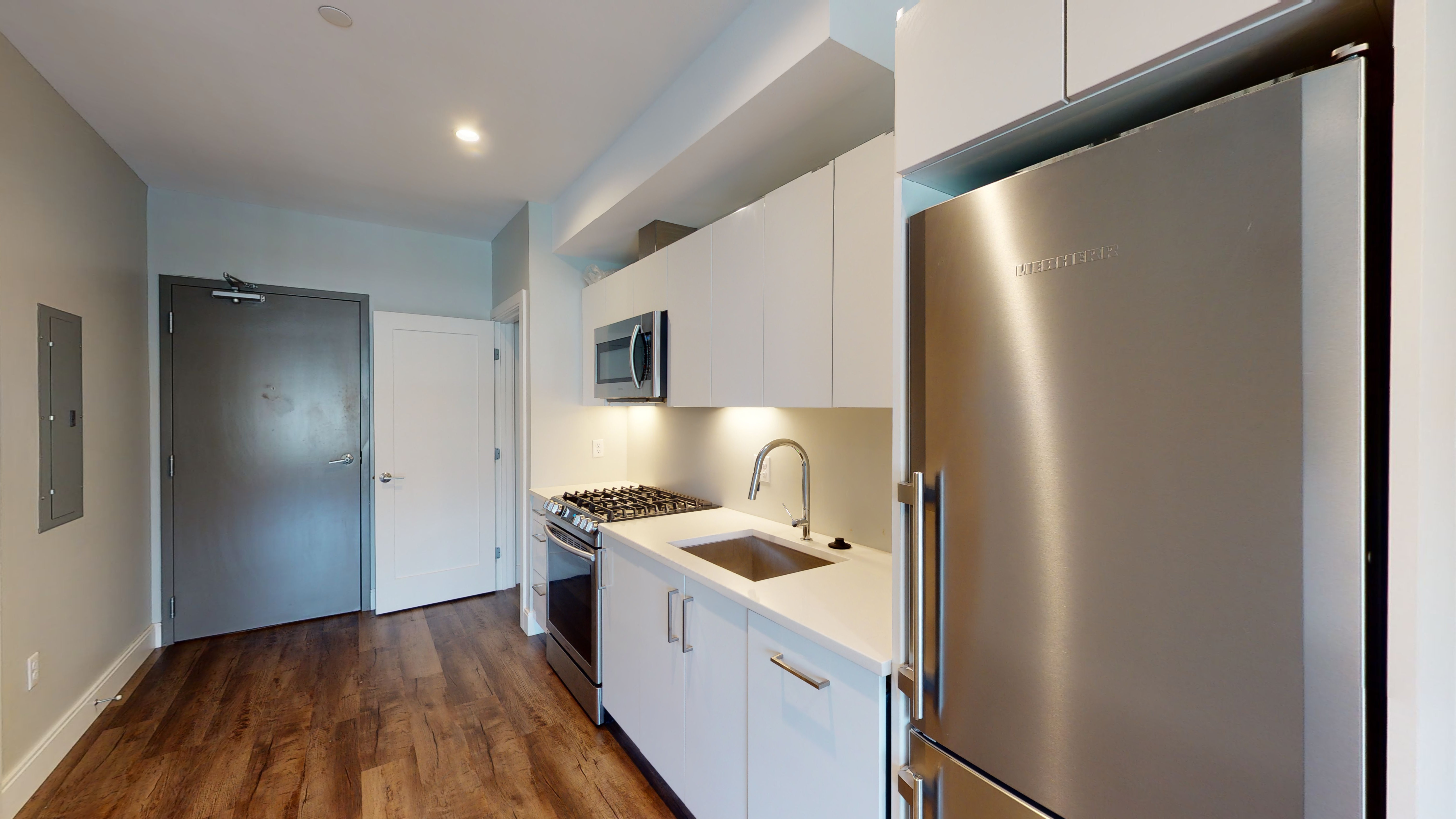 Studio bed, 1 bath apartment for rent at 253 Walden St Unit 404, Porter Square — photo 3 of 5