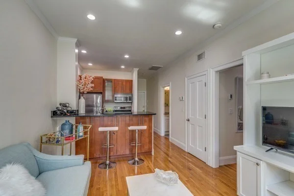 15 Garrison St, Back Bay