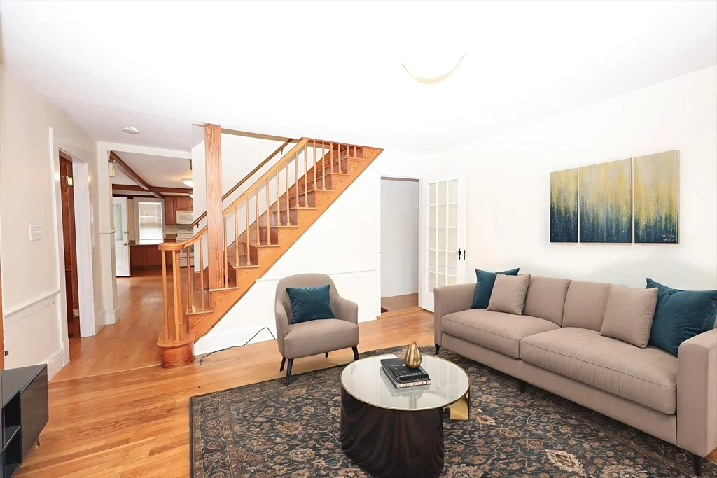 148 Neponset, Canton