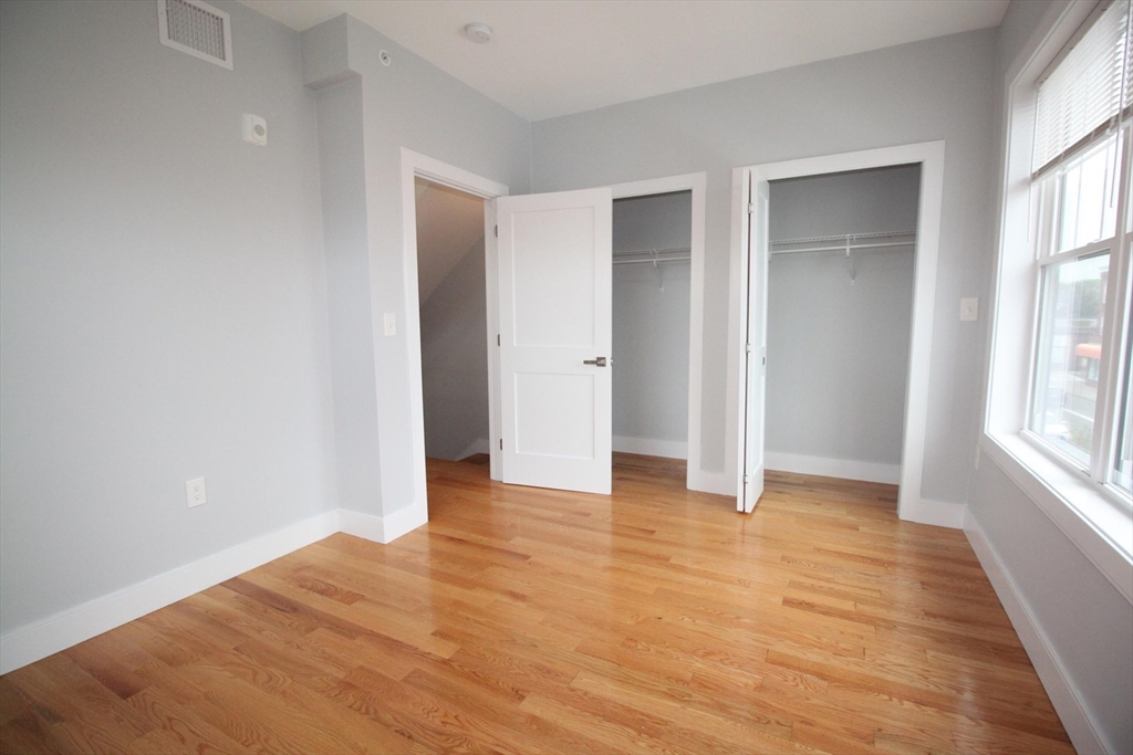 110 Main St, Everett