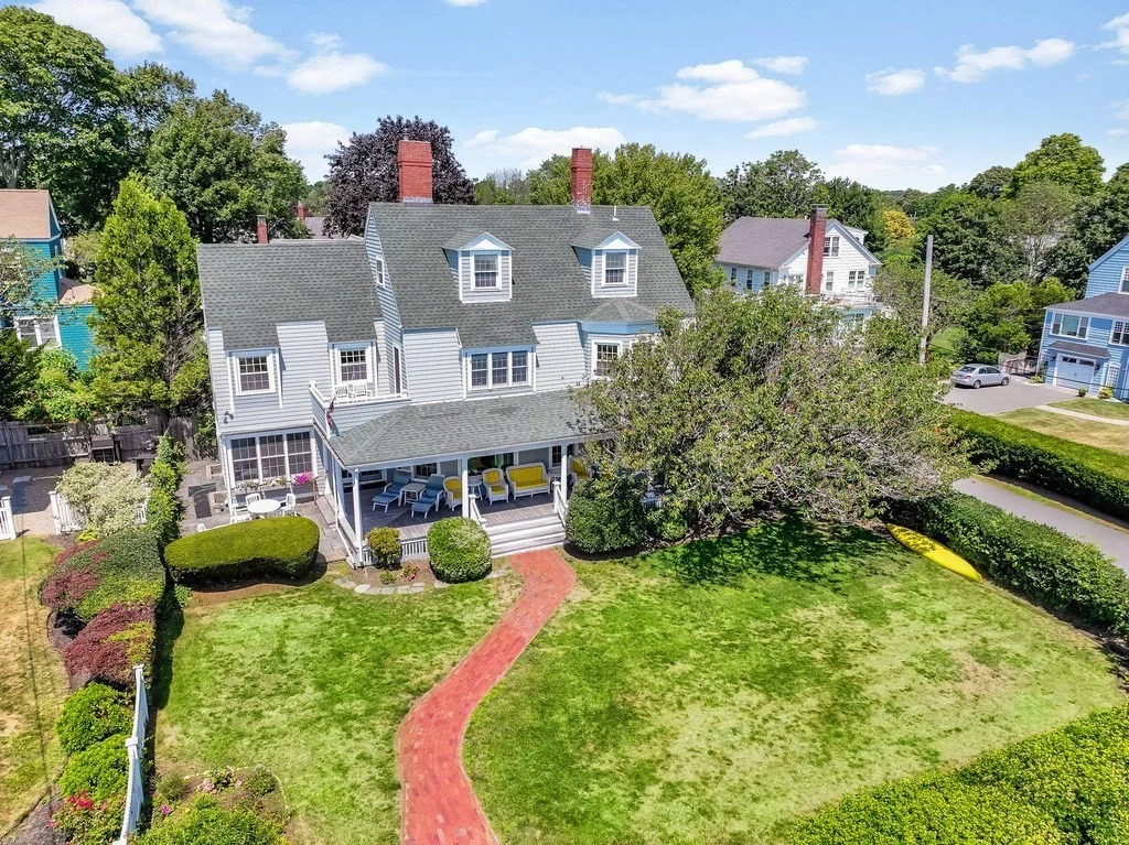 4 Spray Ave, Marblehead