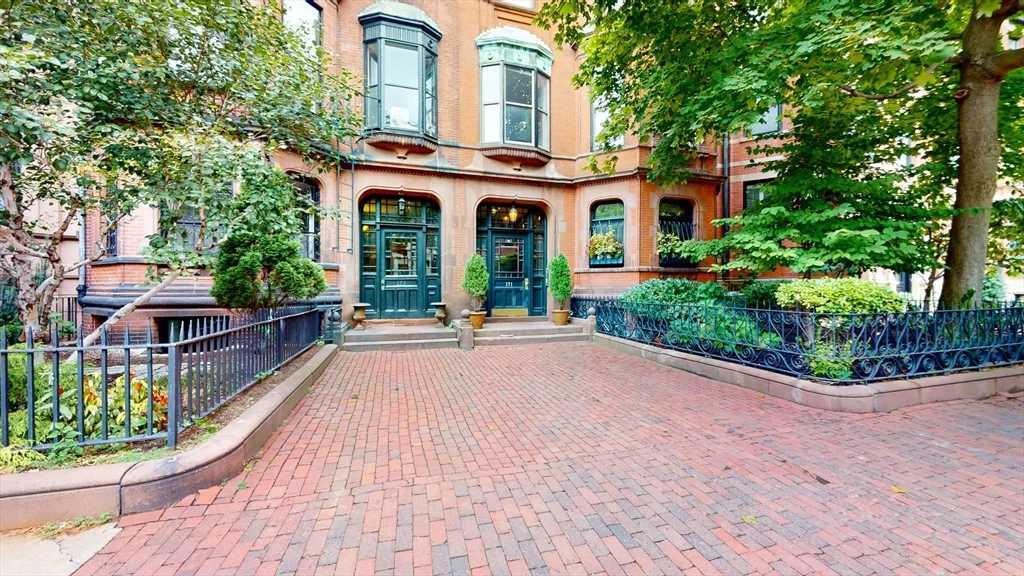 173 Marlborough St, Back Bay