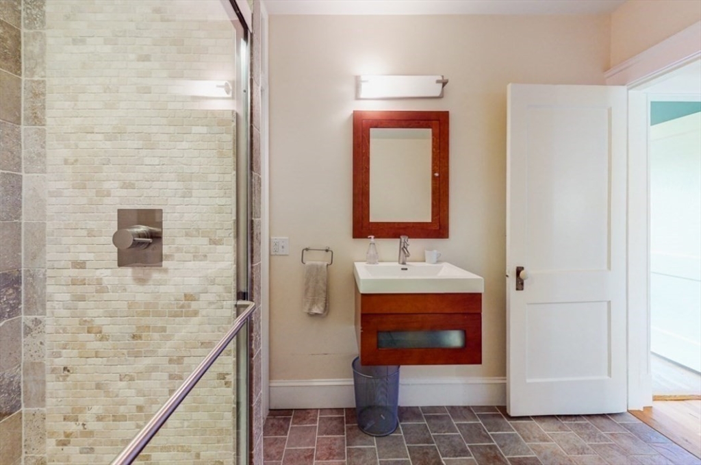 150 Lakeview Ave, West Cambridge