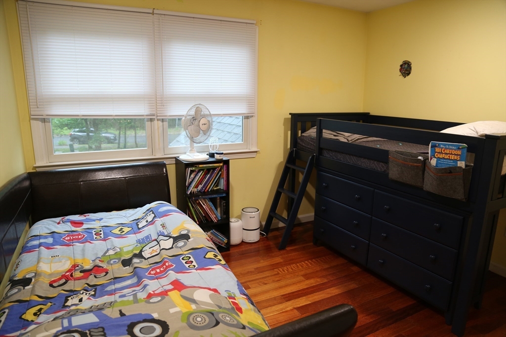 45 Winterberry Way, Bedford