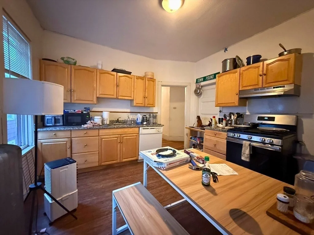 34 Cherokee, Mission Hill