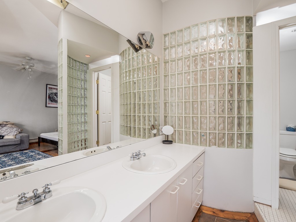 30 Gloucester St, Back Bay