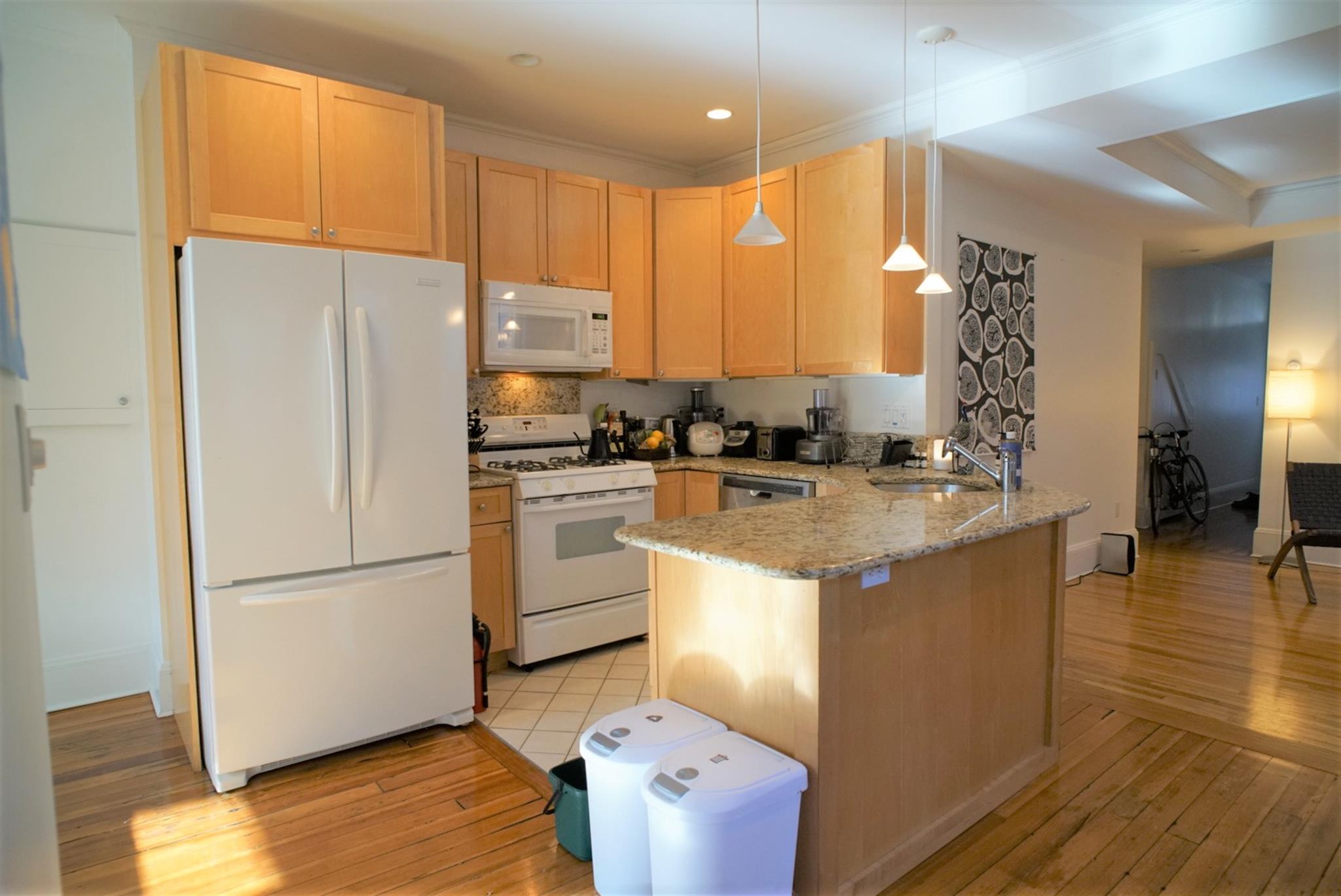 1 bed, 1 bath apartment for rent at 28 Healey St Unit 2, Harvard Square — photo 1 of 16