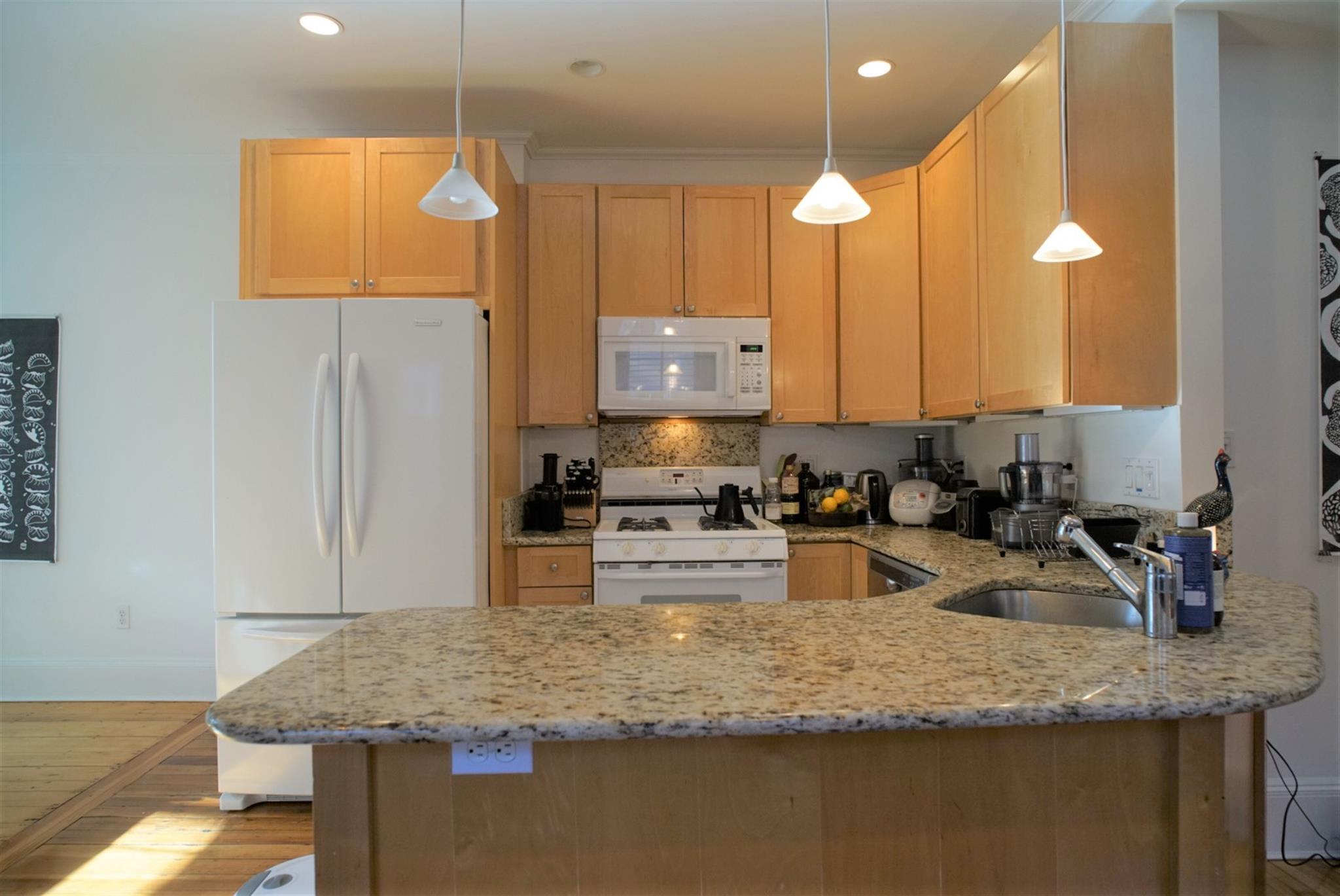 1 bed, 1 bath apartment for rent at 28 Healey St Unit 2, Harvard Square — photo 3 of 16