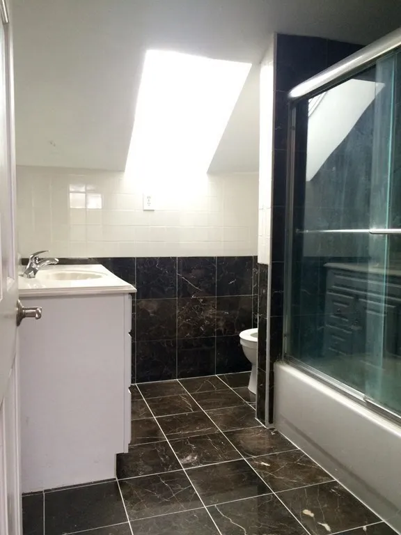 670 Massachussetts, South End