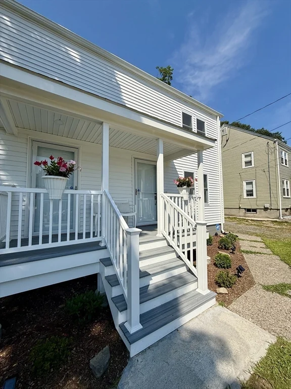 487 Mill St, Worcester