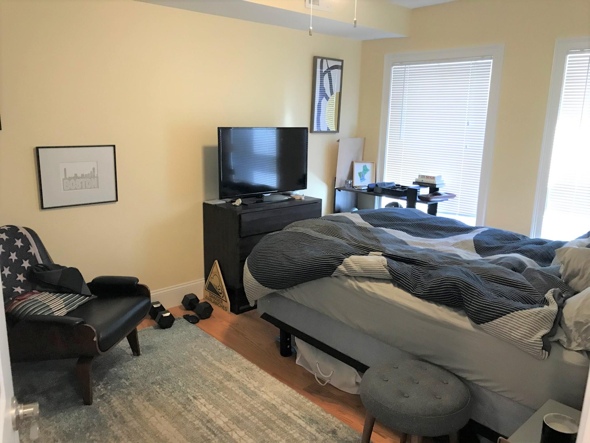 4 bed, 2 bath apartment for rent at 116 Holland St Unit 1L, Davis Square — photo 11 of 17