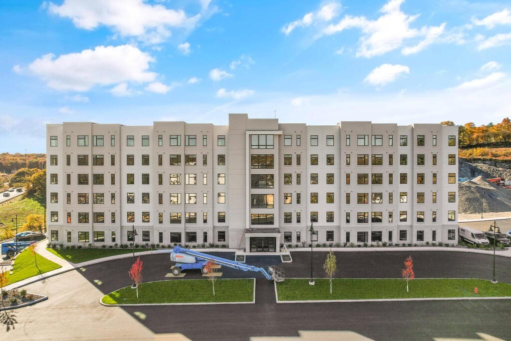 30 Collins Ave, Saugus