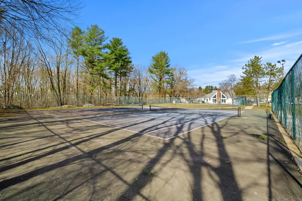 5 Thoreau Ct, Natick