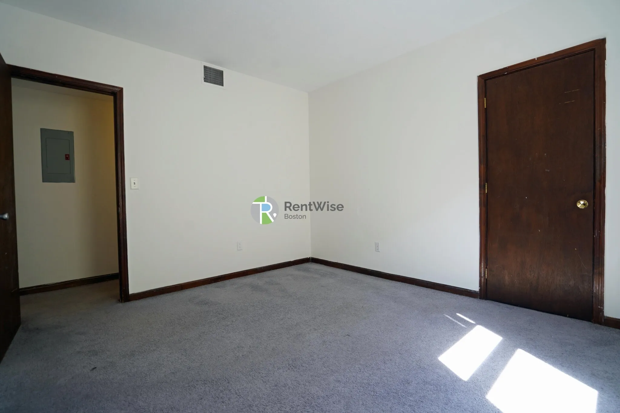 87 Sheridan St, Jamaica Plain