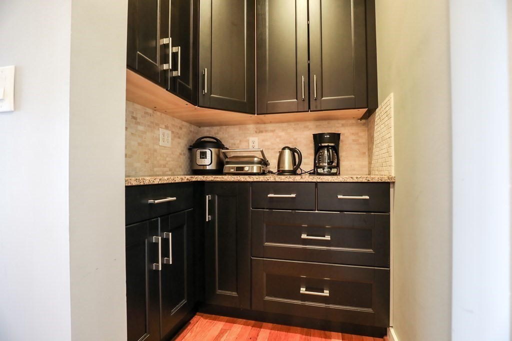 1718 Commonwealth Ave, Brighton