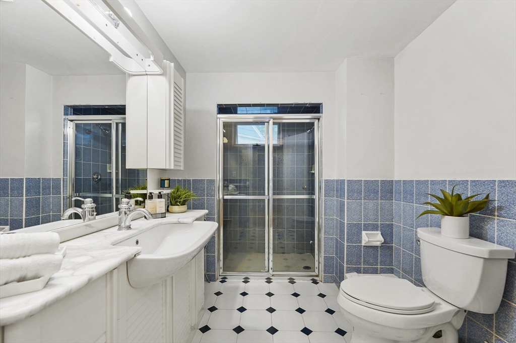 20 Willow St, Newton