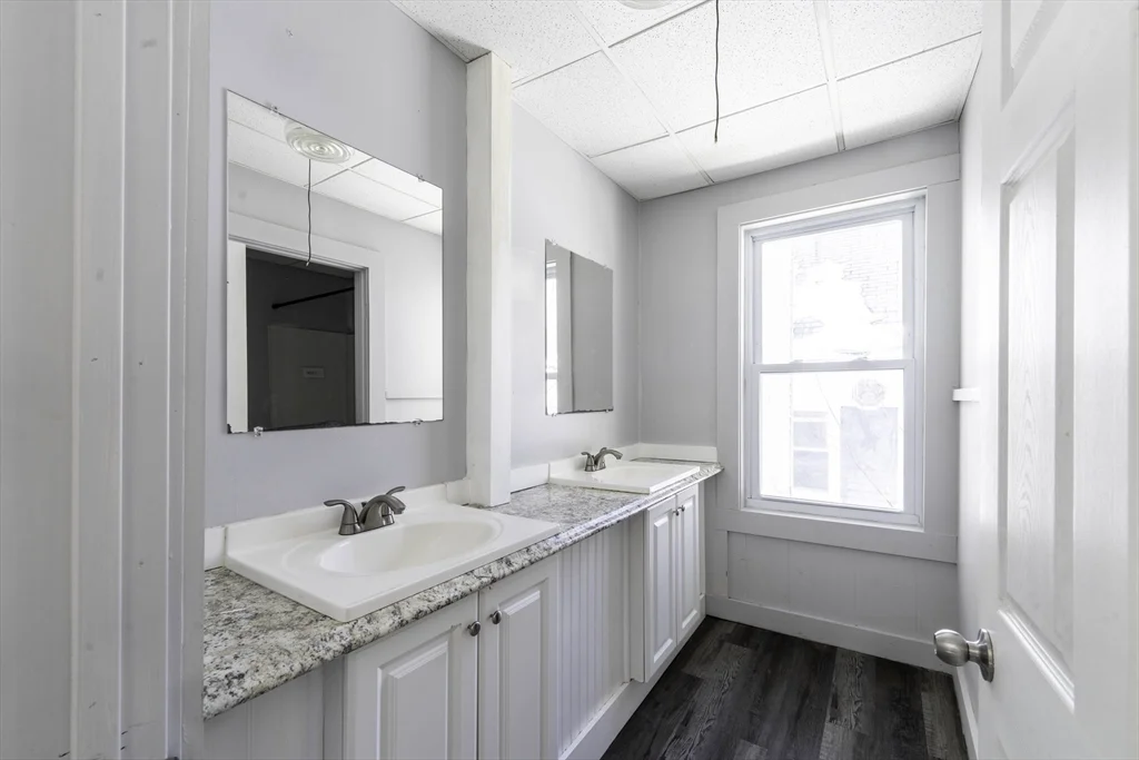 30 Chestnut St, Fitchburg