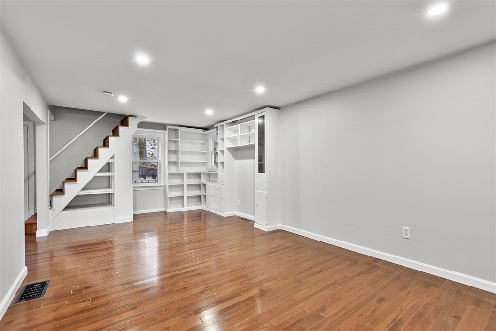 138 Walker Rd, Shirley