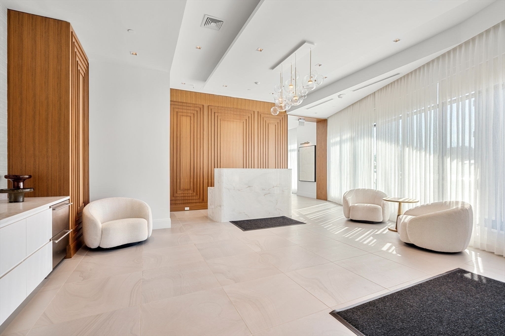 191 Washington St, Brighton