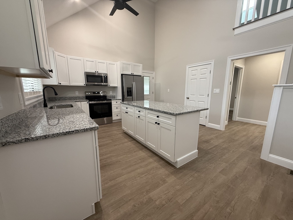 13 Glacier Path, Middleboro