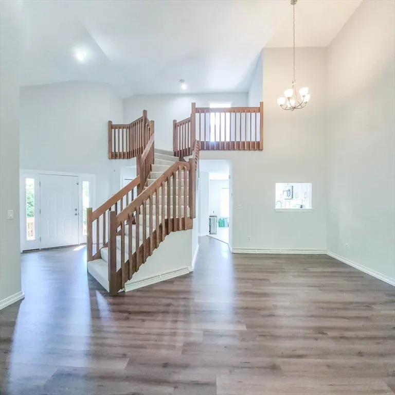 65 Bayberry Ln, Dartmouth