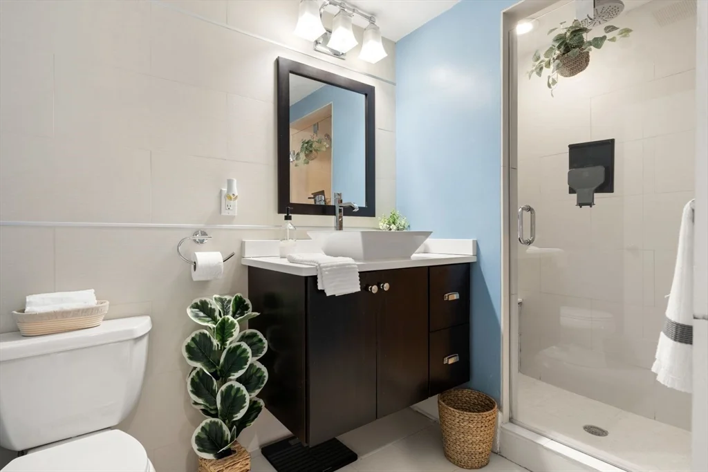 12 Mohawk St, South Boston