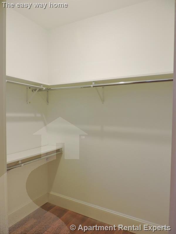 470 Green St, Riverside