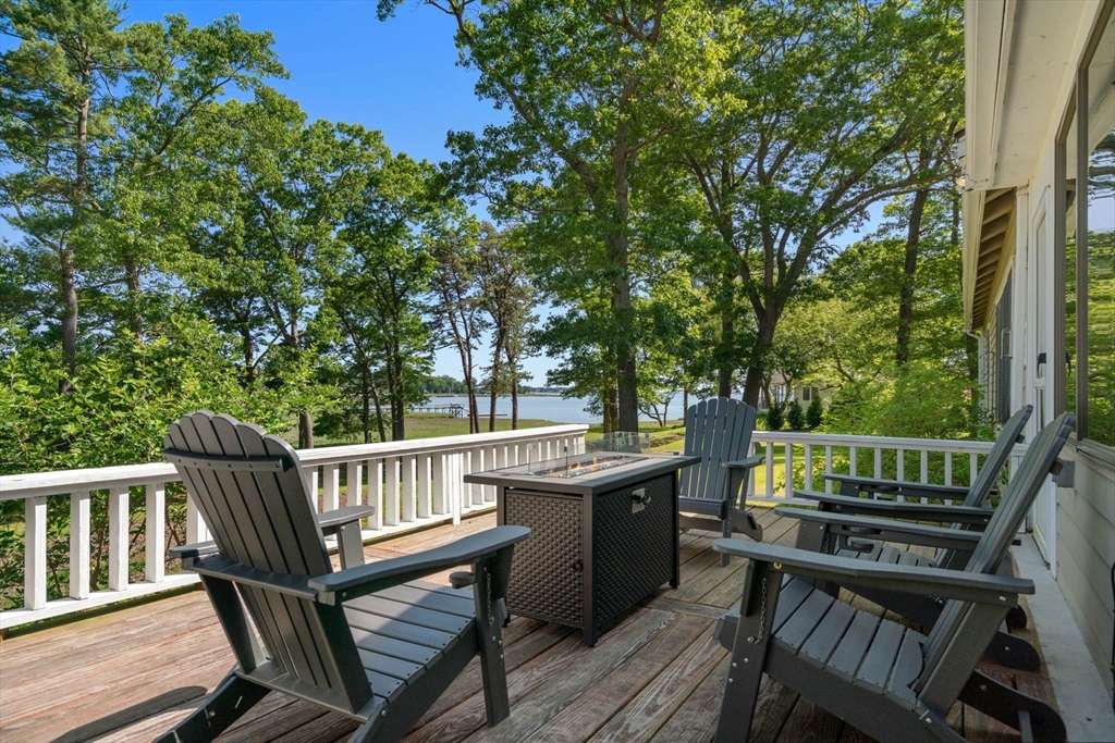 54 Marshall St, Duxbury