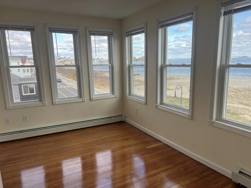 117 Winthrop Shore Dr, Winthrop