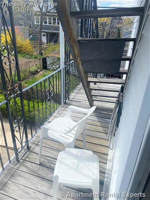 186 Powderhouse Blvd, Teele Square