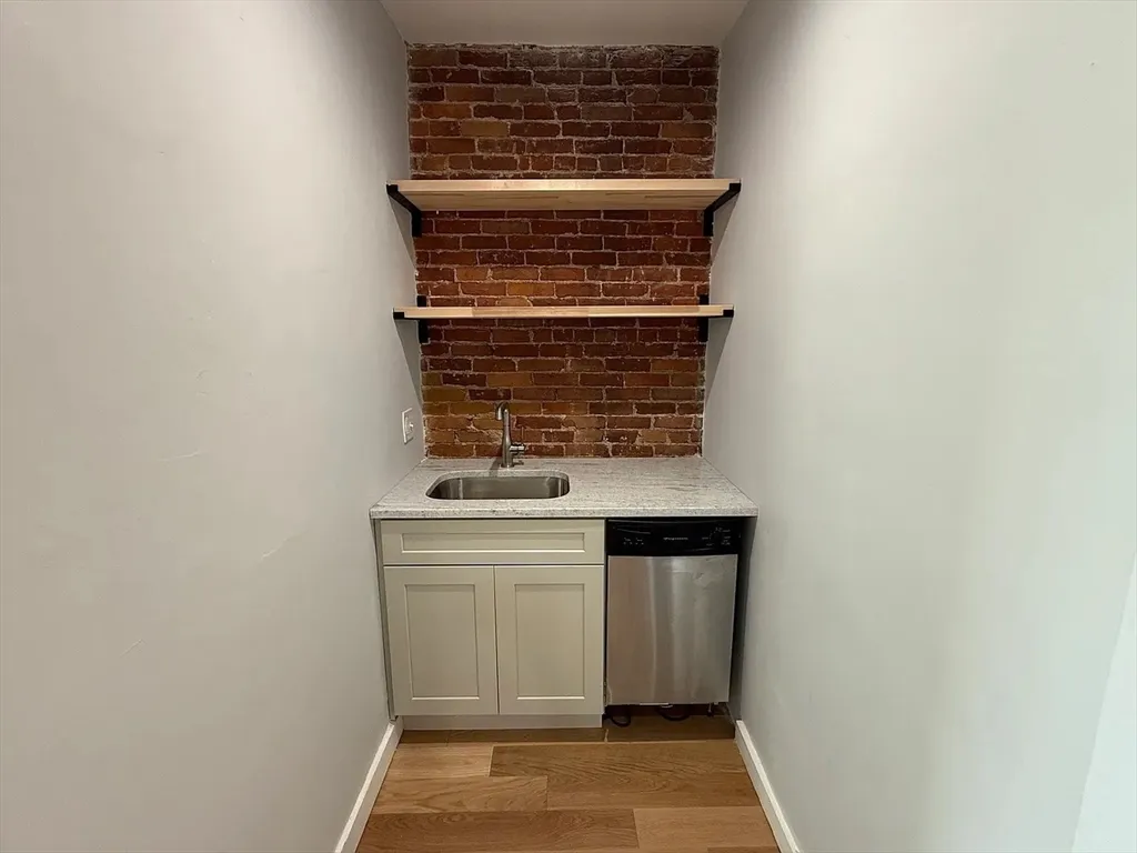 655 East 7th St, South Boston