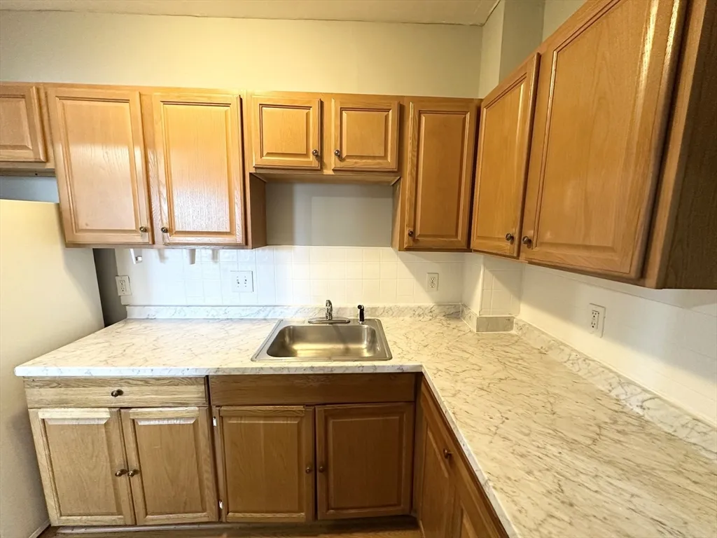 129 South Elm St, Bradford