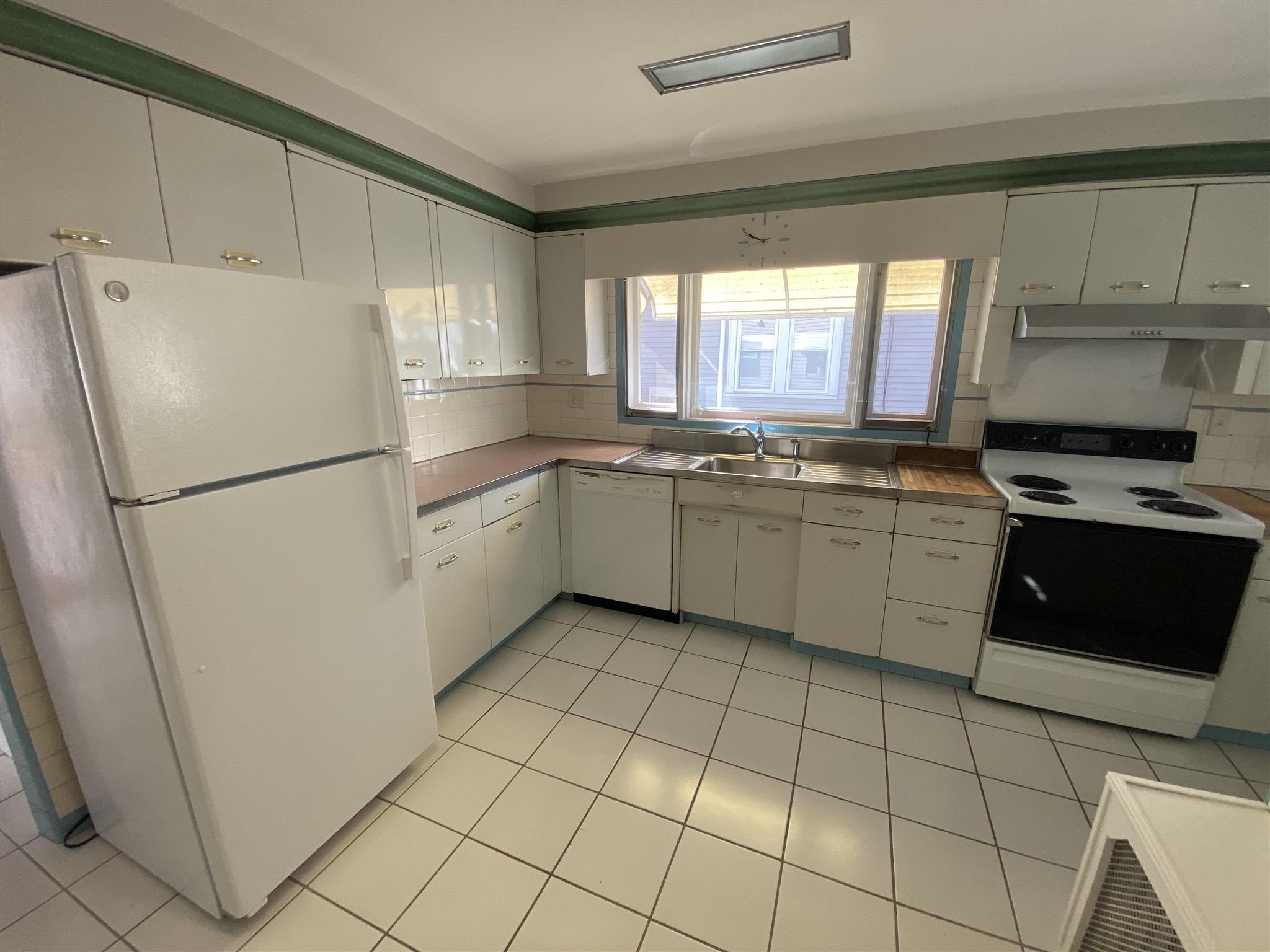 16 Alexander Ave, South Medford