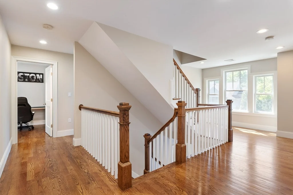 24 Dogwood Ln, Birds Hill
