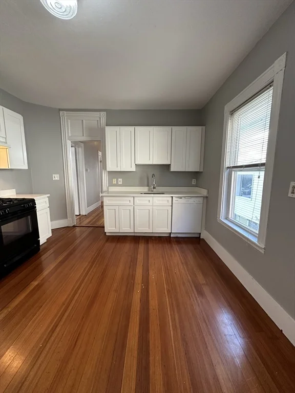 11 Sunset St, Mission Hill