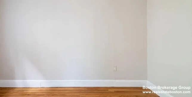 122 Hillside St, Mission Hill