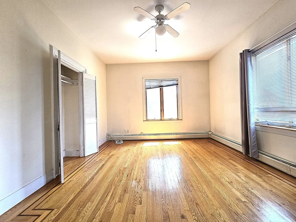 20 Willow St, Newton Center