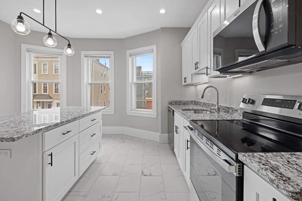 921-923 East Broadway, South Boston