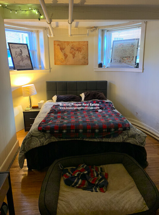 1748 Beacon St, Brookline